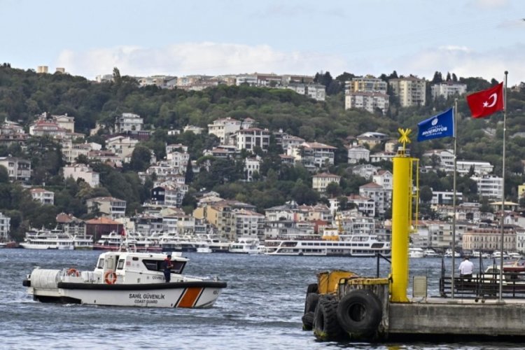 İstanbul Boğazı'nda kaybolan Rus yüzücüyü arama çalışmaları sürüyor
