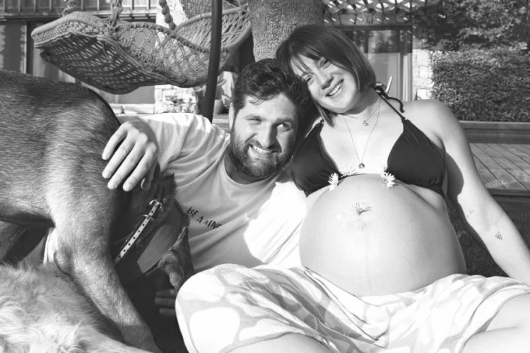 Gizem Karaca'dan minik bebeğiyle yeni fotoğraf!