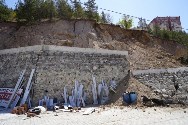 Sanayi sitesinde heyelan riski nedeniyle 25 iş yeri boşaltıldı