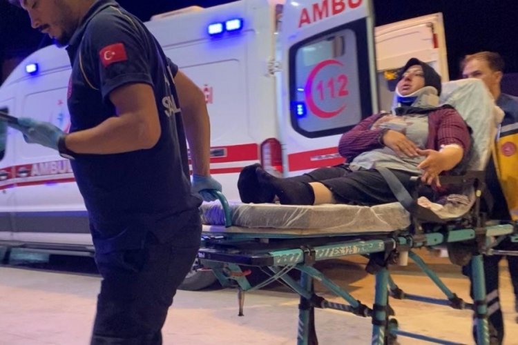 Bursa'da otomobil şarampole uçtu: Yaralılar var...