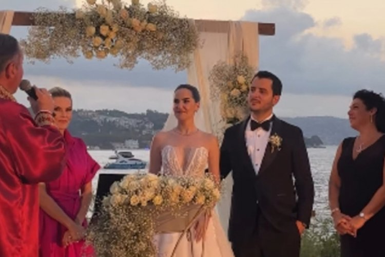 Ezgi Şenler, çocukluk aşkıyla evlendi