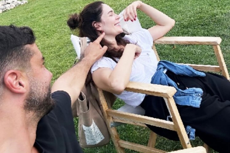  Berk Oktay ve Yıldız Çağrı Atiksoy'dan mutluluk pozu 