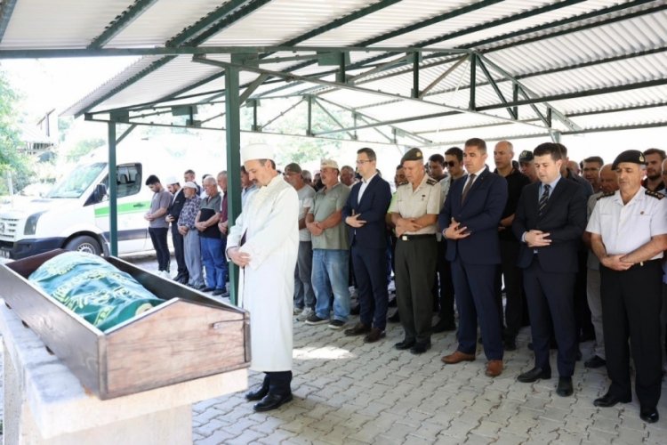 Kıbrıs gazisi son yolculuğuna uğurlandı