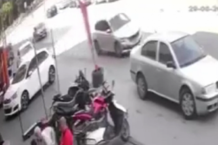 Beylikdüzü'nde faciaya ramak kala kaza