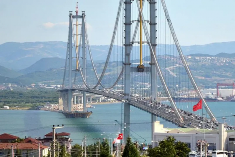 Osmangazi Köprüsü için yeni düzenleme: 64 metre üzeri deniz araçları geçemeyecek