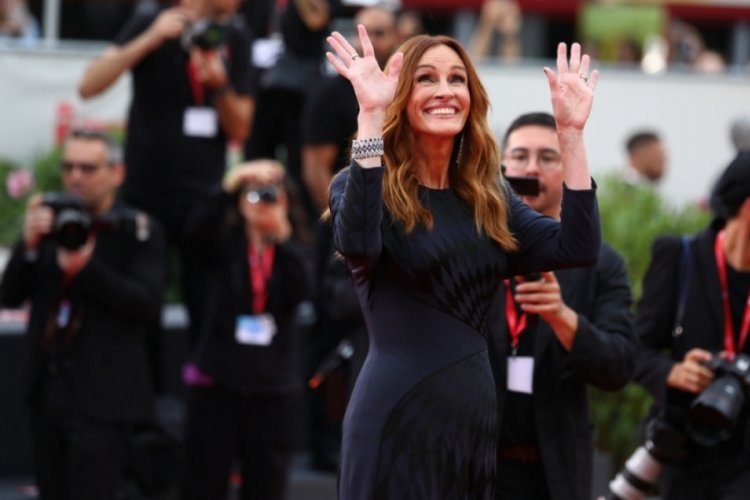  Venedik Film Festivali kırmızı halısında başrol Julia Roberts'ın 