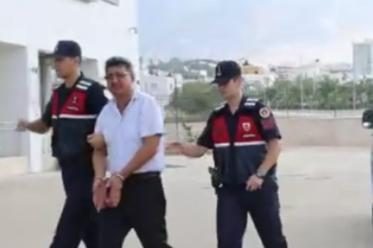Kiracısını öldürdü ardından ağladı!