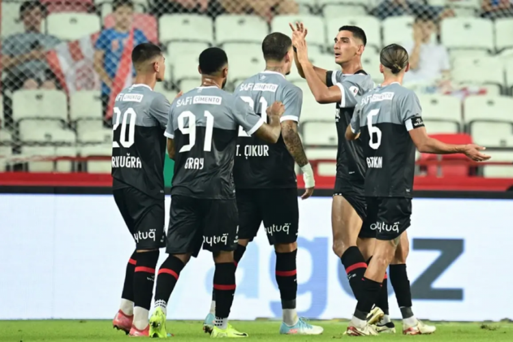 Karagümrük'ten stadı 90+3'te sessizliğe büründüren gol