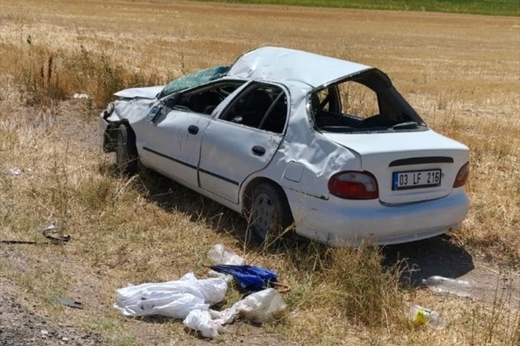 Afyonkarahisar'da takla atan otomobildeki 4 kişi yaralandı 