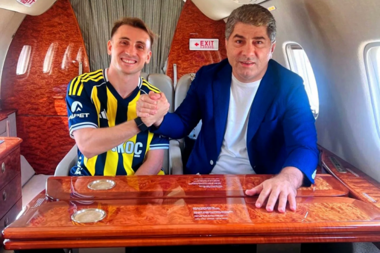 Kerem Aktürkoğlu Fenerbahçe formasını giydi 