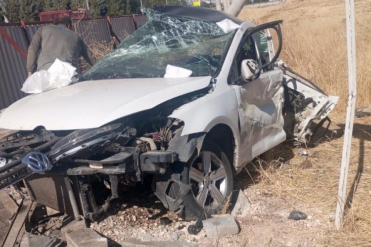Belediye otobüsü ile otomobil çarpıştı: 1 kişi hayatını kaybetti...