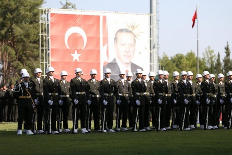 Kara Astsubay Meslek Yüksekokulunda mezuniyet heyecanı
