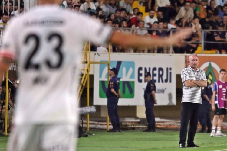 Sergen Yalçın, Beşiktaş'taki açılışı tatsız yaptı...