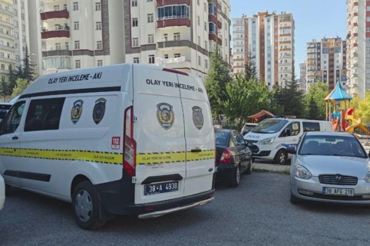 Bina görevlisi ile tartıştı: Ekmek bıçağıyla defalarca bıçakladı