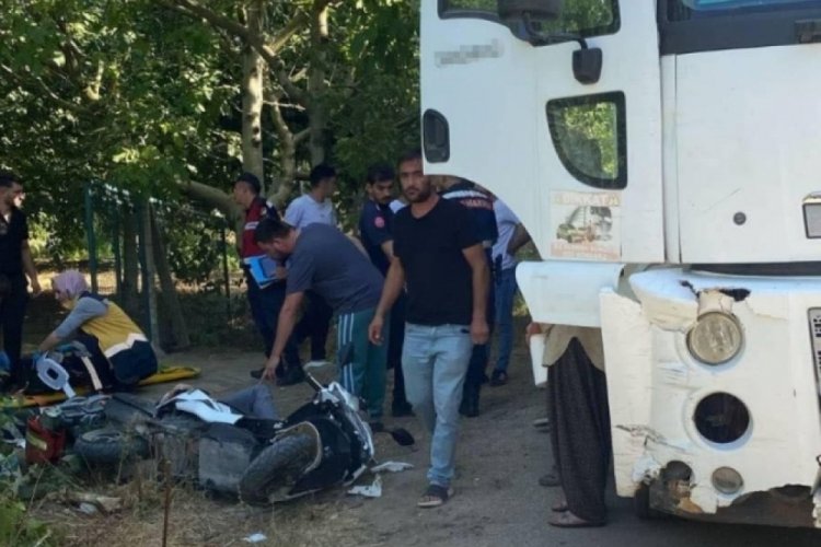 Bursa'da kamyon ile motosiklet çarpıştı! 1 kişi kurtarılamadı...