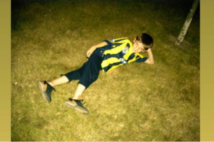 Kerem Aktürkoğlu, Fenerbahçe formalı çocukluk fotoğrafını paylaştı