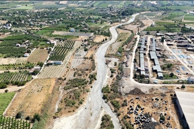 Gediz Nehri kuruyor