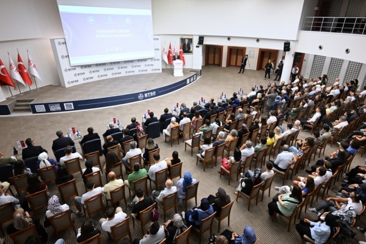BTSO, YKS'de derece yapan Bursalı gençleri ödüllendirdi