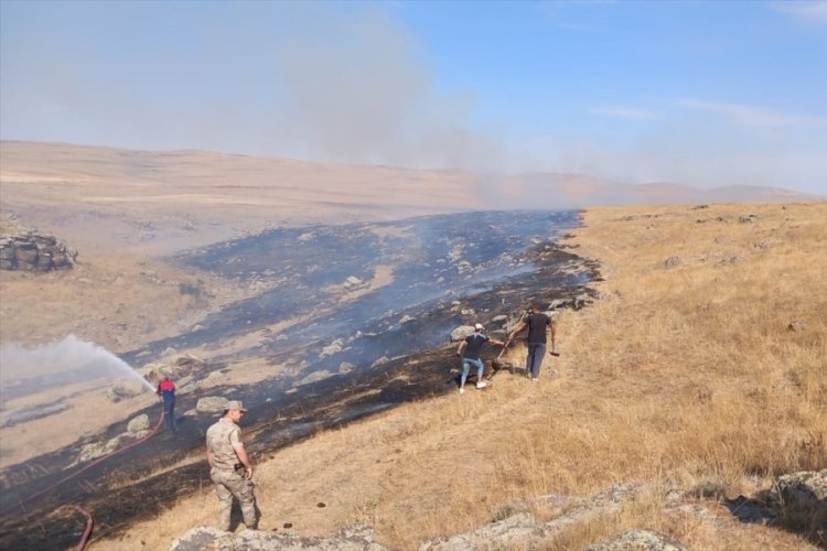 Kars'ta çıkan anız yangını söndürüldü 