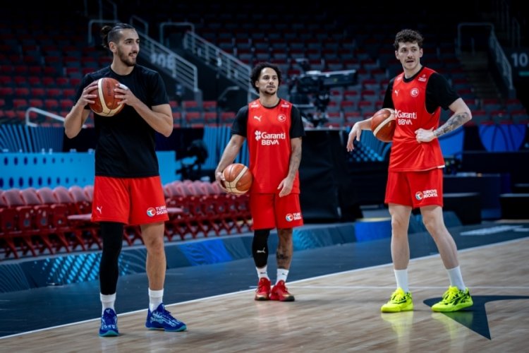 A Milli Erkek Basketbol Takımı, Sırbistan maçına hazırlanıyor...