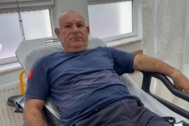 Darp edilen kadını kurtarmak isterken saldırıya uğradı