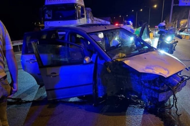 Amasya'da otomobil bariyere çarptı: 1 ölü, 3 yaralı
