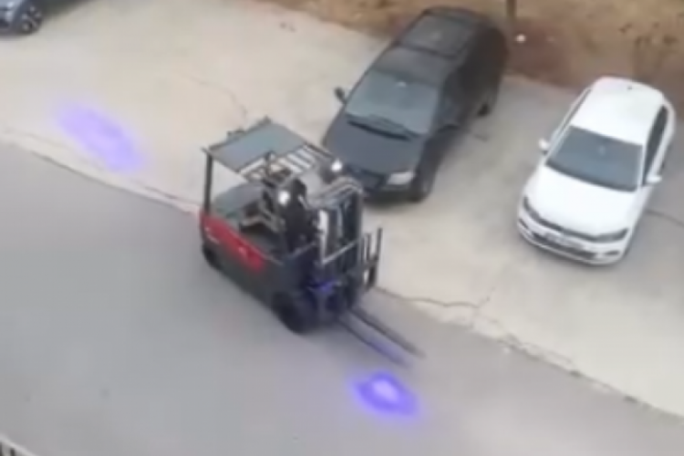 Bursa'da forklift hırsızlığı! Çamlıca Mahallesi'nde güvenlik kameralarına yakalandı...