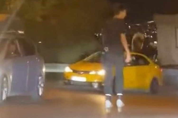 Bursa'da tehlikeli yolculuk: Patenli genç canını hiçe saydı!