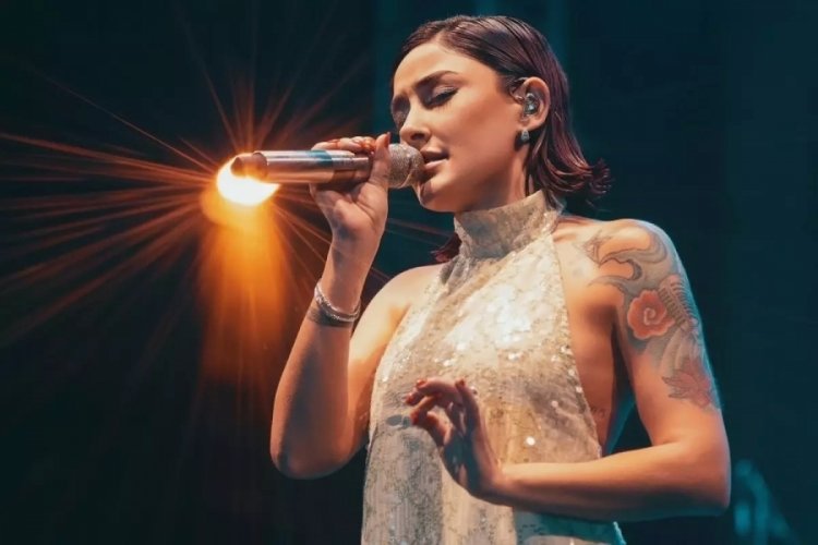 Melek Mosso'dan kıyafet eleştirisine sert yanıt