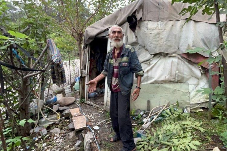 Çadırda kalan yaşlı adama konteyner verildi