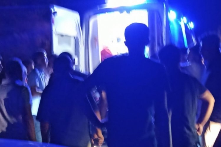 Uçuruma yuvarlanan otomobil sürücüsü yaralandı