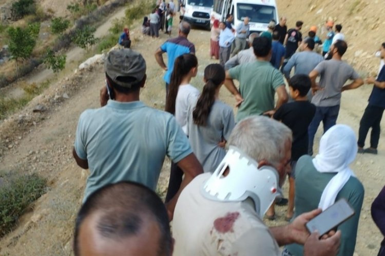 Minibüs şarampole devrildi: 7 yaralı var...