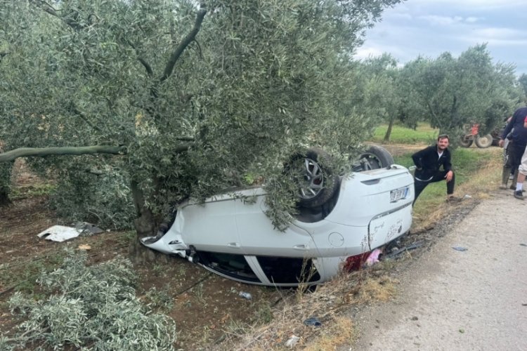 Bursa'da feci kaza! Kontrolden çıkan otomobil takla attı...