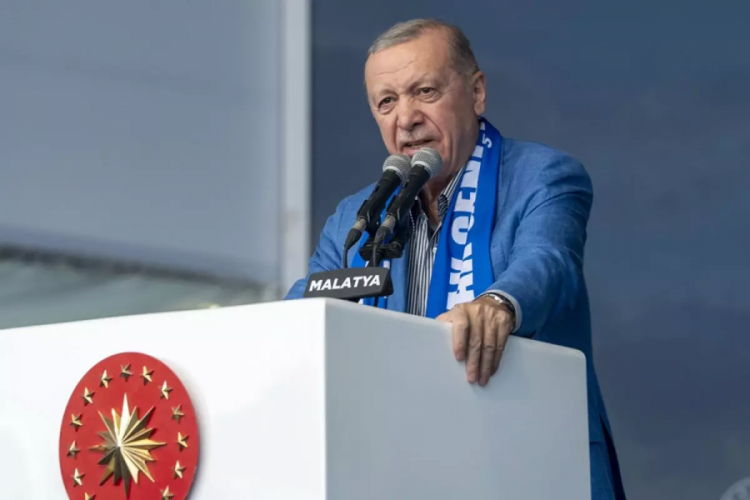 Cumhurbaşkanı Erdoğan, muhtarlarla ilgili söylenen yalana ateş püskürdü