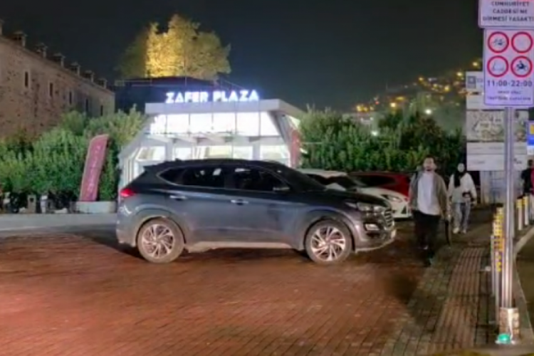 Bursa'da kaldırımlar işgal altında!