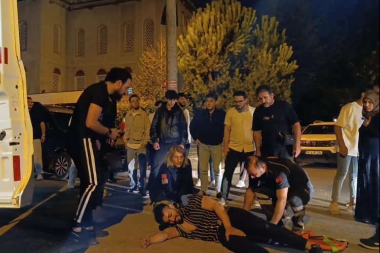 Bursa'da otomobille çarpışan elektrikli bisikletin sürücüsü ağır yaralandı