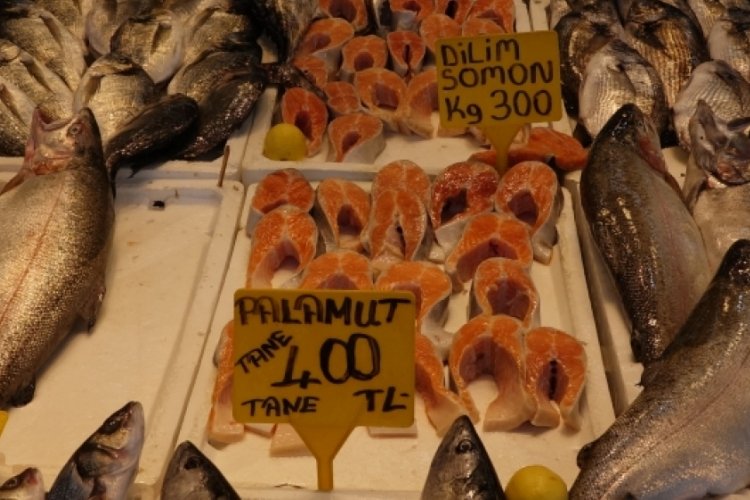 Av yasağı bitti, tezgahlar balıkla doldu taştı!