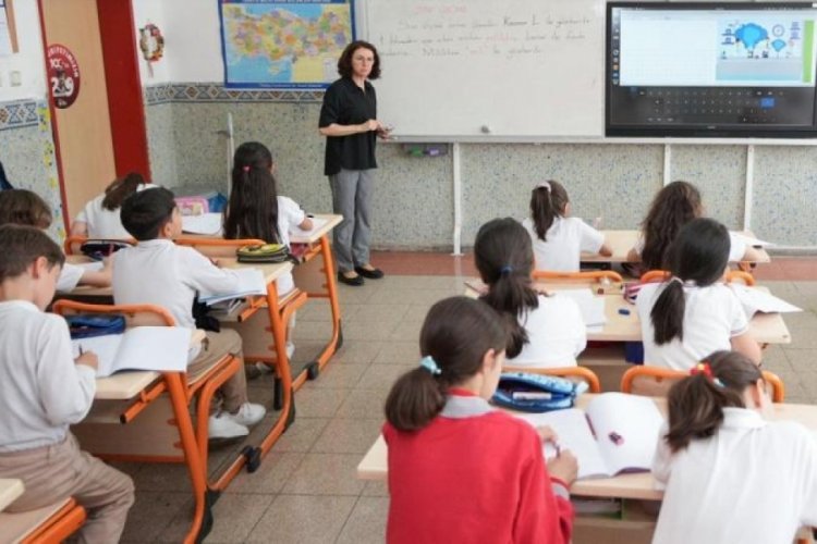 İhtiyaç sahibi öğrencilere eğitim desteği: 1.5 milyar lira kaynak aktarıldı