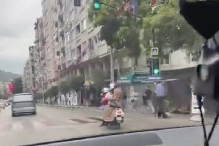 Bursa'da tepki çeken görüntü! 2 değil 3 değil tam 4 kişi 