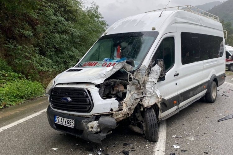 Giresun'da 2 minibüs çarpıştı; 10 tarım işçisi yaralandı