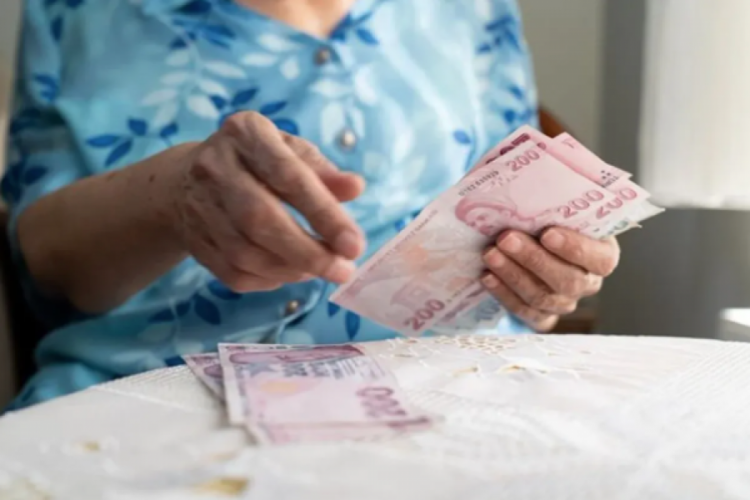 O tarih ve sonrası sigortalı olduysanız dikkat! Kademeli emeklilik...