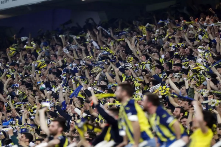 Taraftarlar şokta! Yeni transfer edilen yıldız haftalarca forma giyemeyecek