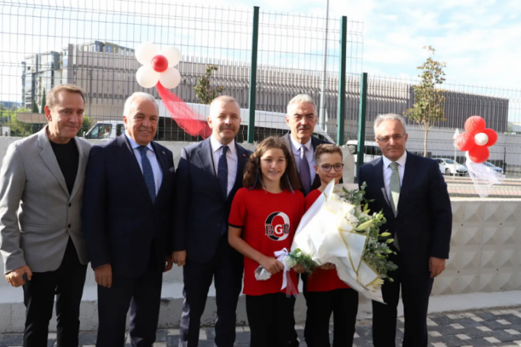 Bursa'da yeni eğitim yılına birlik ve teşekkür mesajlarıyla başlandı 