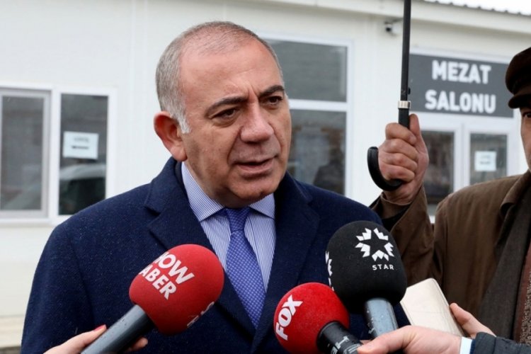 Kayyum Gürsel Tekin, CHP İstanbul İl Başkanlığı'na gideceğini duyurdu