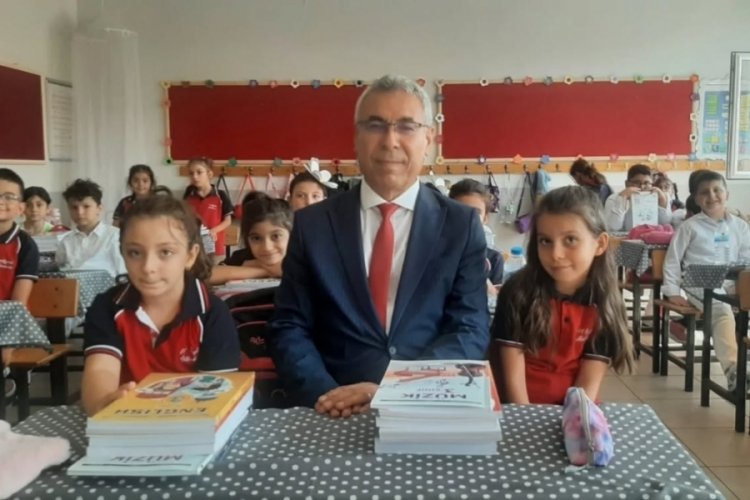 Gemlik'te İlk&ouml;ğretim haftası kapsamında t&ouml;ren d&uuml;zenlendi