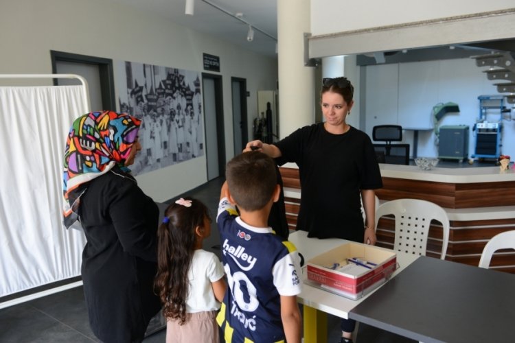 Nilüfer Belediyesi'nden ihtiyaç sahibi öğrencilere kırtasiye desteği 