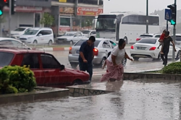 10 dakikada iki şehri birbirine kattı!