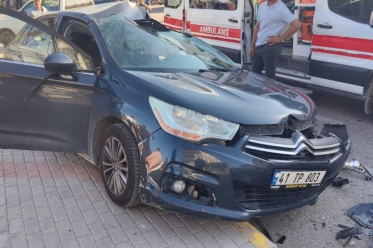 Freni boşalan iş makinesi ortalığı birbirine kattı! 4 yaralı var...