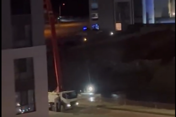 Bursa'da vatandaşların tepkisini çeken görüntü! Beton mikseri saate aldırış etmedi...