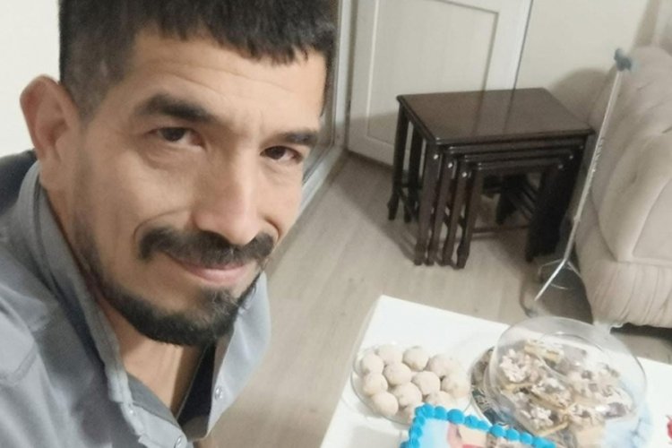 Sokak ortasında bıçaklanan bedensel engelli erkek, ağır yaralandı